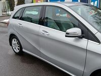 Gebraucht Mercedes B200 156 PS (114 kW) 2016 Silber Van / Kleinbus