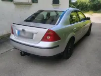 Gebraucht Ford Mondeo 146 PS (107 kW) 2002 Silber Limousine