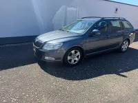 Gebraucht Skoda Octavia Ambiente 160 PS (117 kW) 2010 Grau Kombi