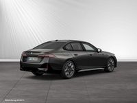 Gebraucht BMW 520 M Sport 197 PS (144 kW) 2025 Sophistograu brillanteffekt metallic Limousine