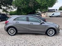 Gebraucht Mercedes A200 156 PS (114 kW) 2017 Mountaingrau  met. Kleinwagen