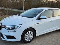 Gebraucht Renault Mégane IV Intens 101 PS (74 kW) 2017 Weiß Limousine