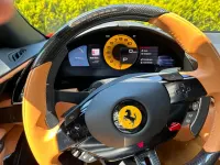 Gebraucht Ferrari Roma 620 PS (456 kW) 2025 Rot Cabrio
