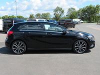 Gebraucht Mercedes A180 109 PS (80 kW) 2015 Schwarz Limousine