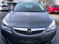 Gebraucht Opel Astra Design Edition 140 PS (102 kW) 2012 Karbongrau Kombi