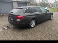 Gebraucht BMW 520 184 PS (135 kW) 2013 Grau Kombi