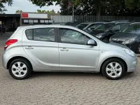 Gebraucht Hyundai i20 101 PS (74 kW) 2009 Silber Kleinwagen