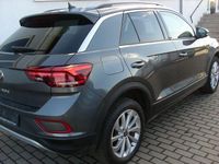 Gebraucht VW T-Roc Move 150 PS (110 kW) 2024 Grau SUV