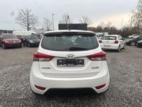 Gebraucht Hyundai ix20 90 PS (66 kW) 2014 Weiß Kleinwagen