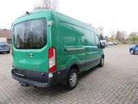 Gebraucht Ford Transit Trend 131 PS (96 kW) 2018 Grün (foliert) Van