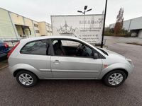 Gebraucht Ford Fiesta Style 90 PS (66 kW) 2008 Silber Kleinwagen