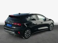 Neu Ford Focus Titanium 125 PS (91 kW) 2025 Agate black metallic Limousine