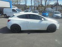 Gebraucht Opel Astra GTC Active 140 PS (102 kW) 2013 Schneeweiss/summitwhite/arctic Coupé