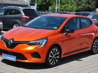 Używany Renault Clio V Equilibre 143 KM (105 kW) 2023 Pomarańczowy Hatchback