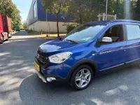 Gebraucht Dacia Lodgy Stepway 131 PS (96 kW) 2022 Blau Van / Kleinbus