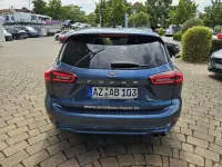 Gebraucht Ford Focus ST-Line 155 PS (114 kW) 2024 Chrome blue metallic Limousine