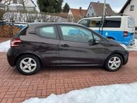 Gebraucht Peugeot 208 Access 68 PS (50 kW) 2013 Lackierung rot schwarz/met. Kleinwagen