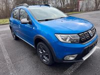 Gebraucht Dacia Sandero Celebration 90 PS (66 kW) 2017 Blau Kleinwagen