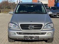 Gebraucht Mercedes ML320 218 PS (160 kW) 2001 Silber SUV