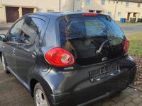 Gebraucht Toyota Aygo 68 PS (50 kW) 2006 Grau Kleinwagen