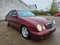 Gebraucht Mercedes E270 Avantgarde 170 PS (125 kW) 2001 Andere farben Limousine