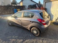 Gebraucht Hyundai i20 100 PS (73 kW) 2009 Grau Kleinwagen