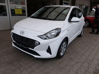 Gebraucht Hyundai i10 67 PS (49 kW) 2023 Weiß Kleinwagen