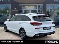 Neu Hyundai i30 101 PS (74 kW) 2025 Atlas white Kombi