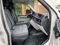 Gebraucht VW Transporter 150 PS (110 kW) 2019 Candyweiß Van