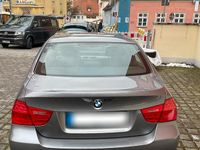 Gebraucht BMW 320 163 PS (119 kW) 2010 Grau Limousine