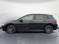 Gebraucht VW Golf VIII Active 131 PS (96 kW) 2023 Deep black perleffekt (metallic) Limousine