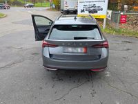 Gebraucht Skoda Octavia 150 PS (110 kW) 2024 Grau Kombi