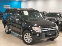 Gebraucht Mitsubishi Pajero Instyle 200 PS (147 kW) 2010 Schwarz SUV