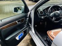 Gebraucht Mercedes C180 156 PS (114 kW) 2012 Silber Limousine