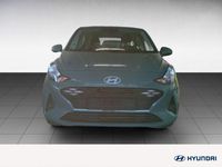 Gebraucht Hyundai i10 Select 63 PS (46 kW) 2025 Mangrove green / mic Kleinwagen