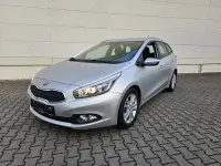 Gebraucht Kia Ceed Sportswagon Edition 7 100 PS (73 kW) 2013 Kirunasilber metallic Kombi
