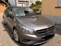 Gebraucht Mercedes A180 Urban 122 PS (89 kW) 2014 Grau Kleinwagen