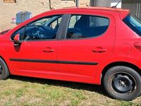 Gebraucht Peugeot 207 70 PS (51 kW) 2009 Rot Kleinwagen