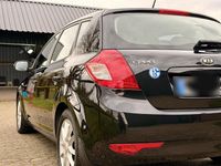 Gebraucht Kia Ceed 90 PS (66 kW) 2010 Schwarz Kleinwagen