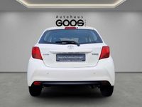 Gebraucht Toyota Yaris Basis 69 PS (50 kW) 2016 Weiß Kleinwagen