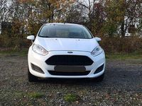 Gebraucht Ford Fiesta Trend 80 PS (58 kW) 2017 Weiß Kleinwagen