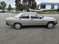 Gebraucht Mercedes 190 90 PS (66 kW) 1987 Gold Limousine