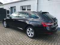 gebraucht Skoda Superb COMBI 2.0 TDI STYLE XENON NAVI DAB 1 HAND GARANTIE