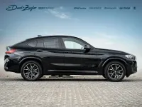 Gebraucht BMW X4 M Sport 245 PS (180 kW) 2025 Saphirschwarzmetallic SUV