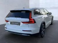 Gebraucht Volvo V60 CC Plus 197 PS (144 kW) 2024 Weiß Kombi