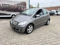 Gebraucht Mercedes A180 116 PS (85 kW) 2011 Mountaingrau  met. Limousine