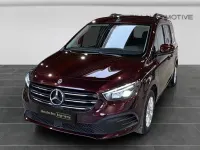 Gebraucht Mercedes T180 Advantage 131 PS (96 kW) 2024 Rot Van / Kleinbus