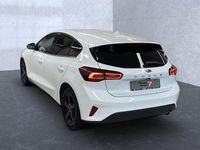 Gebraucht Ford Focus Titanium 125 PS (91 kW) 2024 Frostweiß Limousine