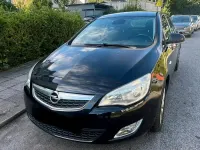 Gebraucht Opel Astra 110 PS (80 kW) 2011 Schwarz Limousine