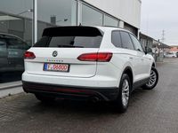 Gebraucht VW Touareg Basis 231 PS (169 kW) 2020 Weiß SUV